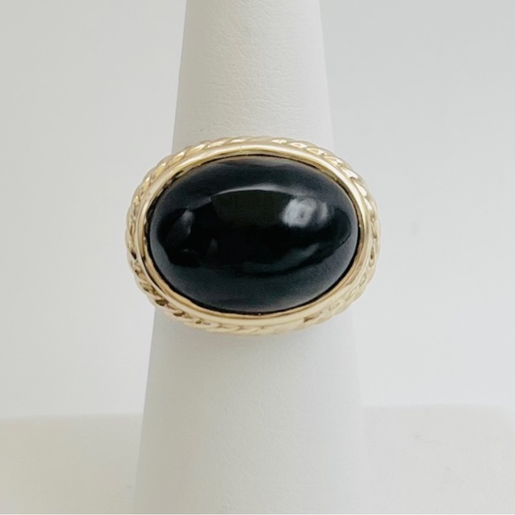 David Yurman Signature Oval Ring With Black
Onyx And Gold - Picture 2 of 12